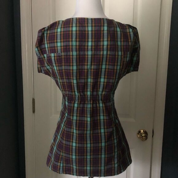 The North Face Plaid short sleeve button down - Picture 3 of 6